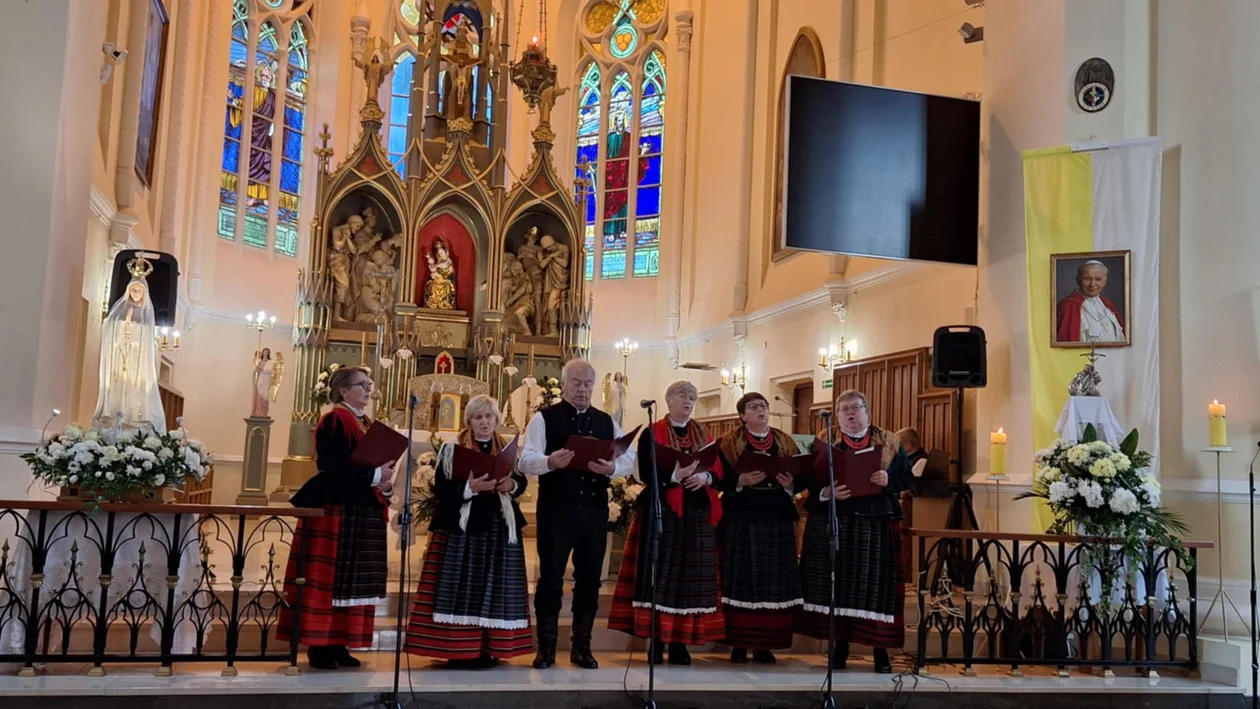 Przegląd Pieśni Maryjnej w Wąwolnicy