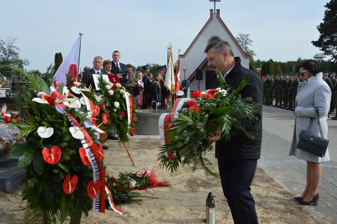 Odsłonięcie nagrobka żołnierza AK Karola Chlebickiego w Chodlu