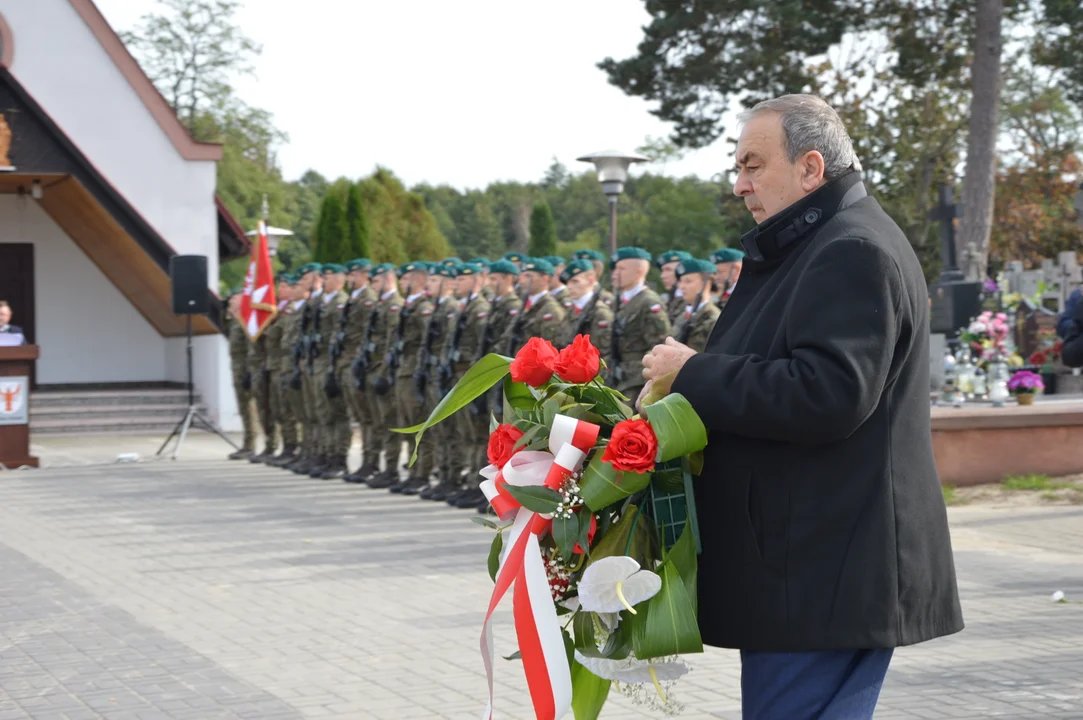 Odsłonięcie nagrobka żołnierza AK Karola Chlebickiego w Chodlu