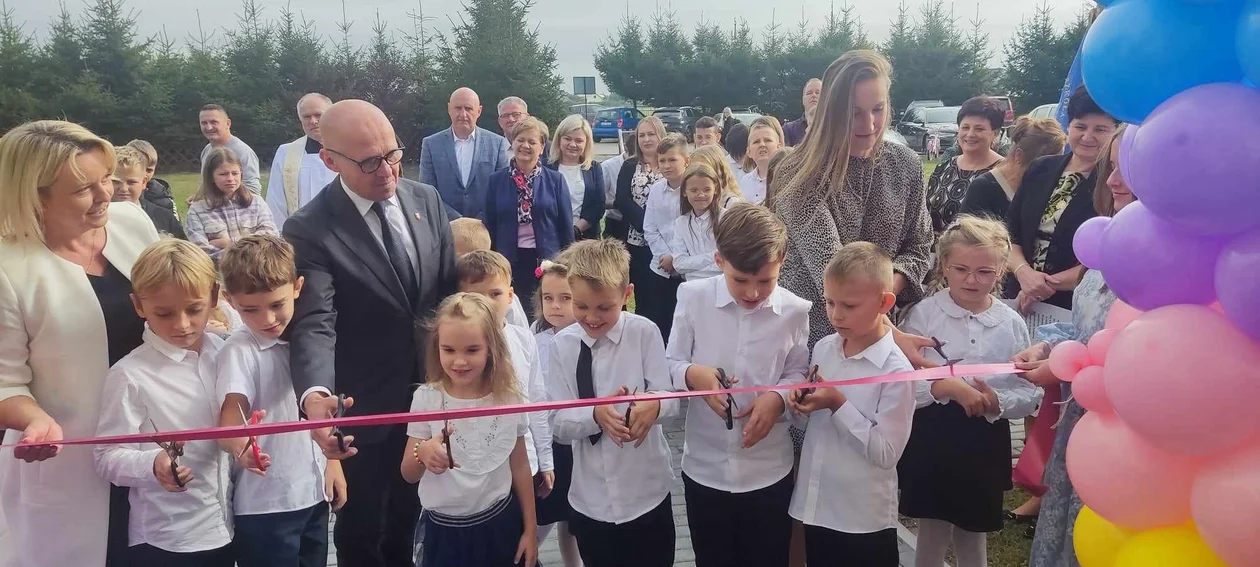 Uczniowie mają piękną szkołę w Czerśli (zdjęcia) - Zdjęcie główne