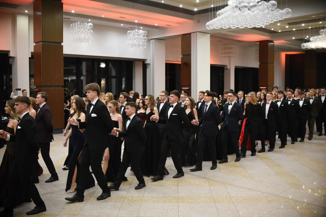 Studniówka uczniów Zespołu Szkół Elektronicznych w Lublinie [ZDJĘCIA CZ.1] - Zdjęcie główne