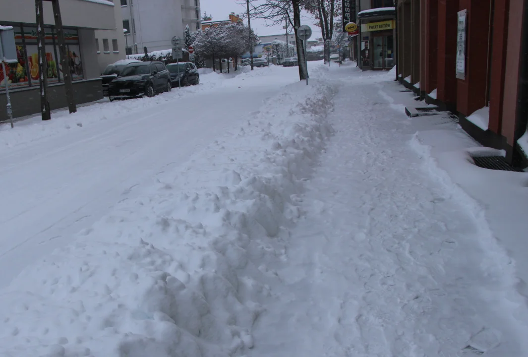 Śnieg na drogach w Lubartowie (zdjęcia) - Zdjęcie główne