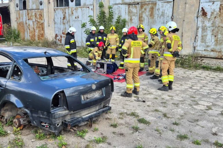 Szkolenie strażaków OSP zakończone w Parczewie. 24 osoby zdały kurs