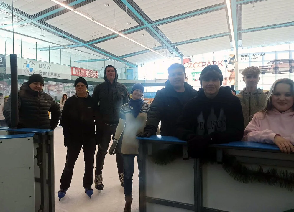 Uczniowie ZS 2 na lodowisku w Lublinie (zdjęcia) - Zdjęcie główne