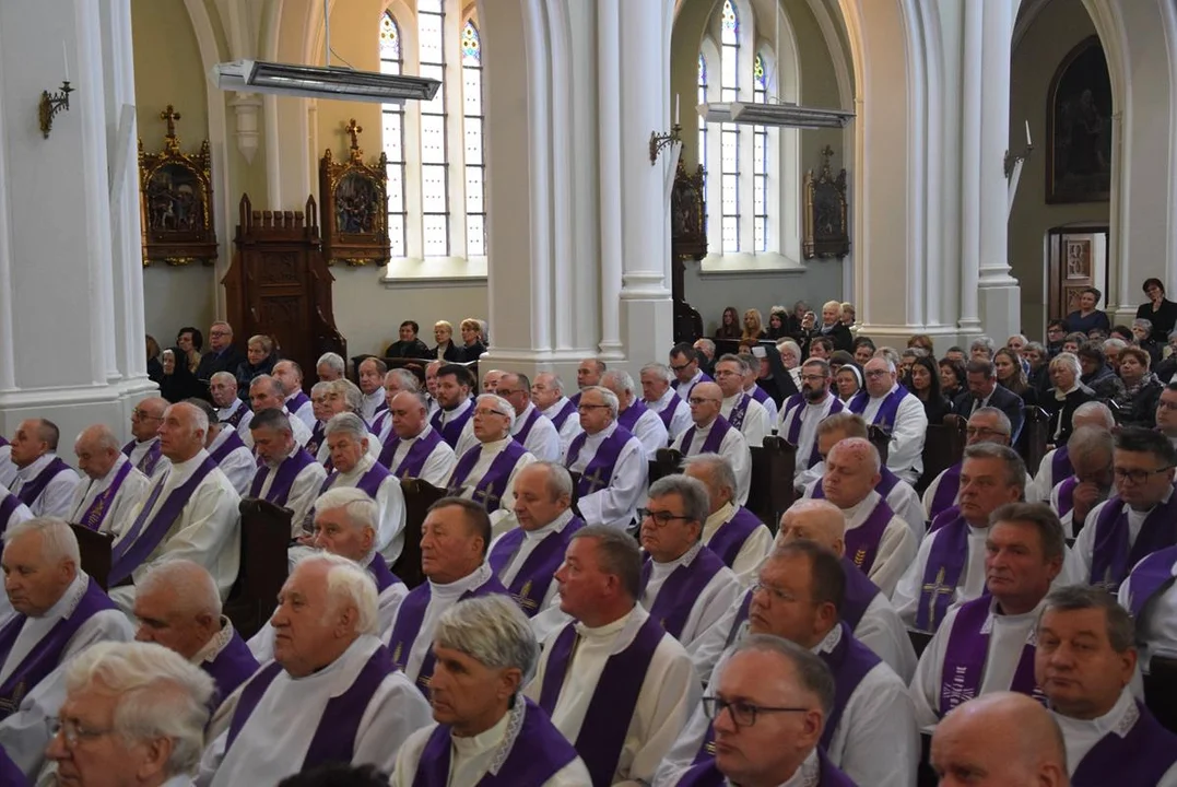 Uroczystości pogrzebowe śp. ks. kanonika Henryka Prządki