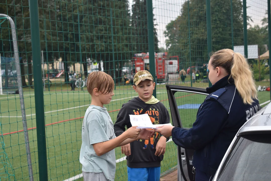 Zabawa i edukacja w jednym - tak wyglądał piknik "Bezpiecznie z Koziołkami" w Baranowie. ZOBACZ ZDJĘCIA