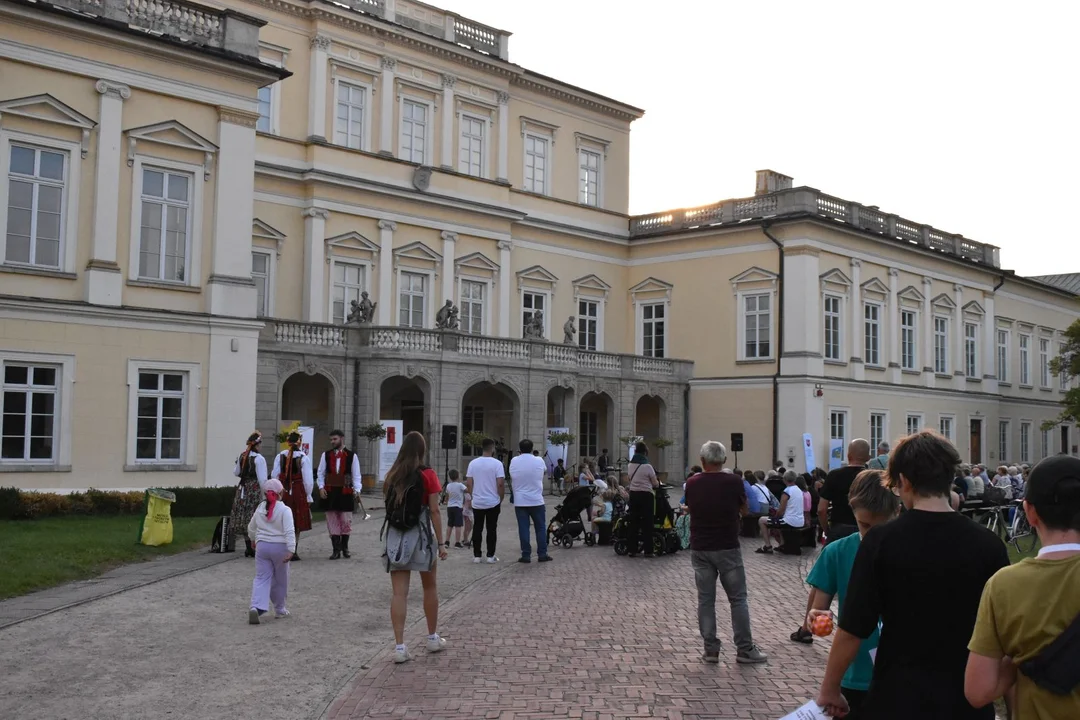 Za nami 3 dzień Międzynarodowego Festiwalu Folklorystycznego. Zobacz fotorelację prosto ze Skweru Niepodległości