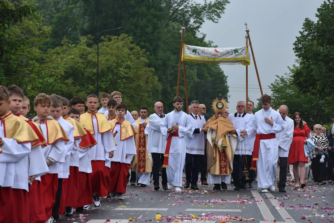Boże Ciało w parafii pw. Chrystusa Króla (foto) - Zdjęcie główne