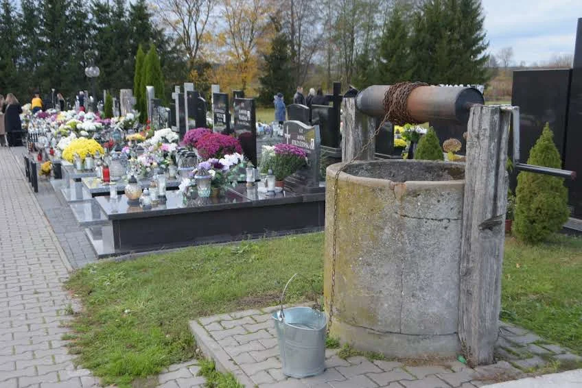 Uroczystości Wszystkich Świętych na cmentarzu w Radoryżu Kościelnym