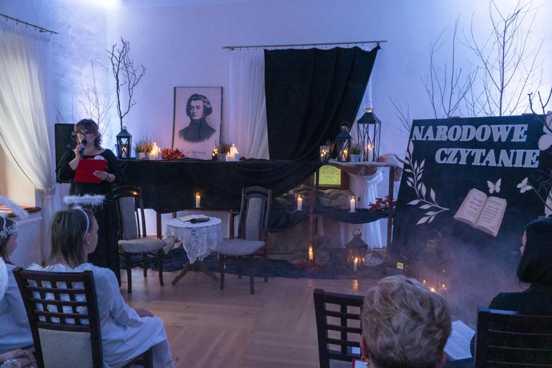 Ależ nastrojowo w bełcząckim dworku! (GALERIA) - Zdjęcie główne