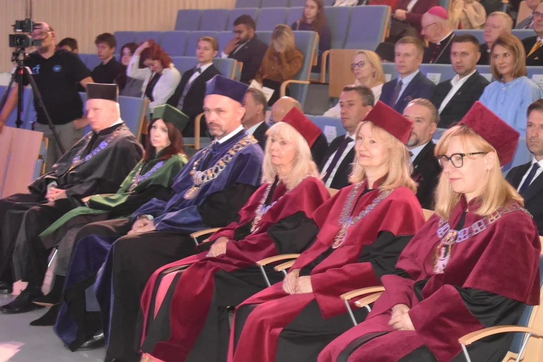 Uniwersytet Medyczny w Lublinie zaczyna rok. Rektor: "Mamy rekordową rekrutację"