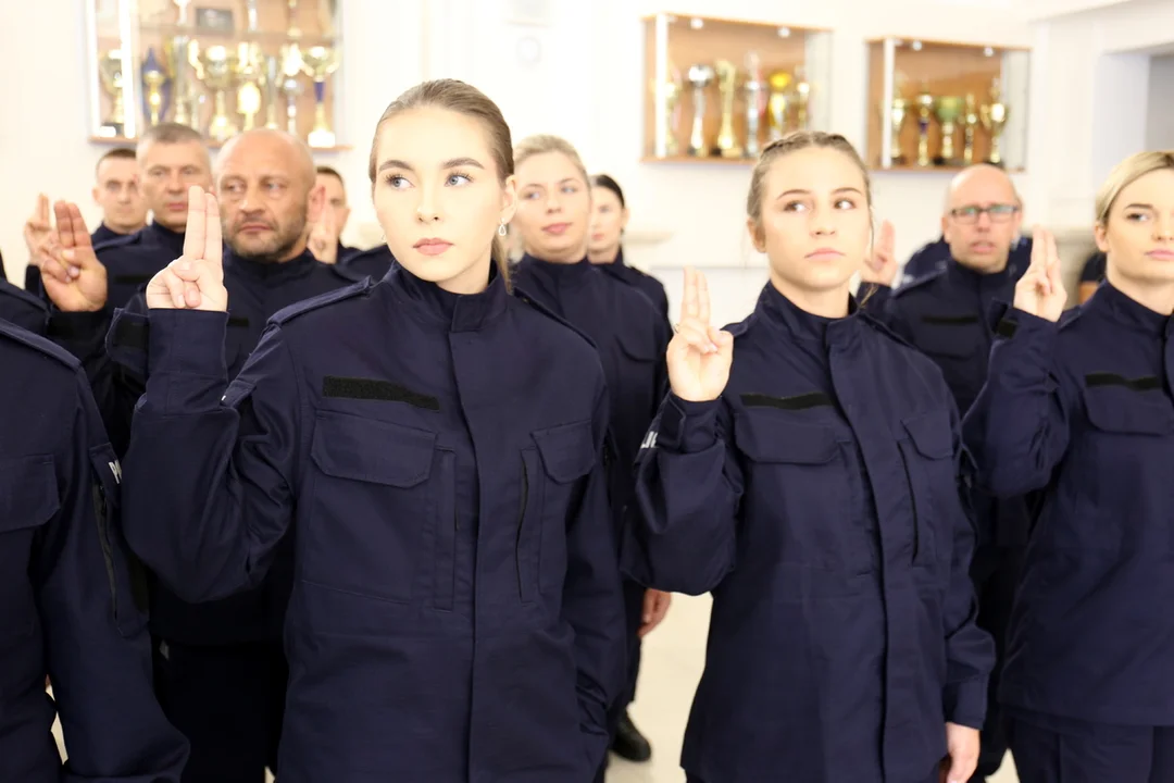 Ponad 70 nowych policjantów w lubelskich garnizonie. Złożyli już uroczyste ślubowanie