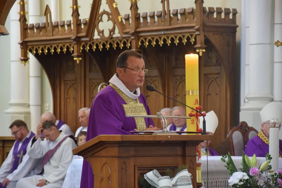 Uroczystości pogrzebowe śp. ks. kanonika Henryka Prządki