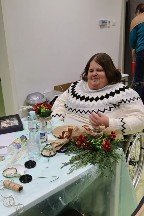 Warsztaty o tematyce świątecznej na UL w Adamowie