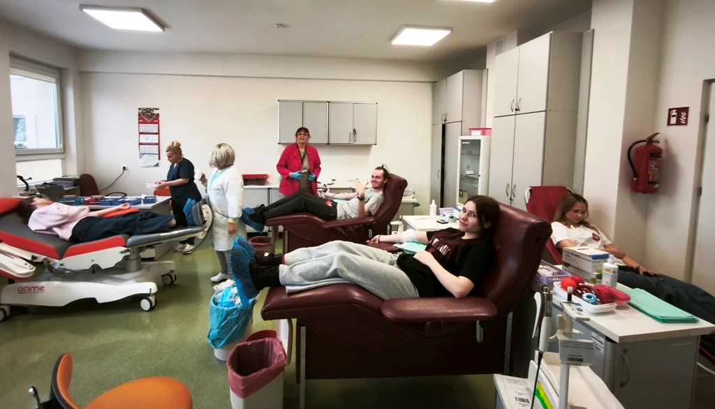 Krwiodawcy z II LO w Lubartowie (zdjęcia) - Zdjęcie główne