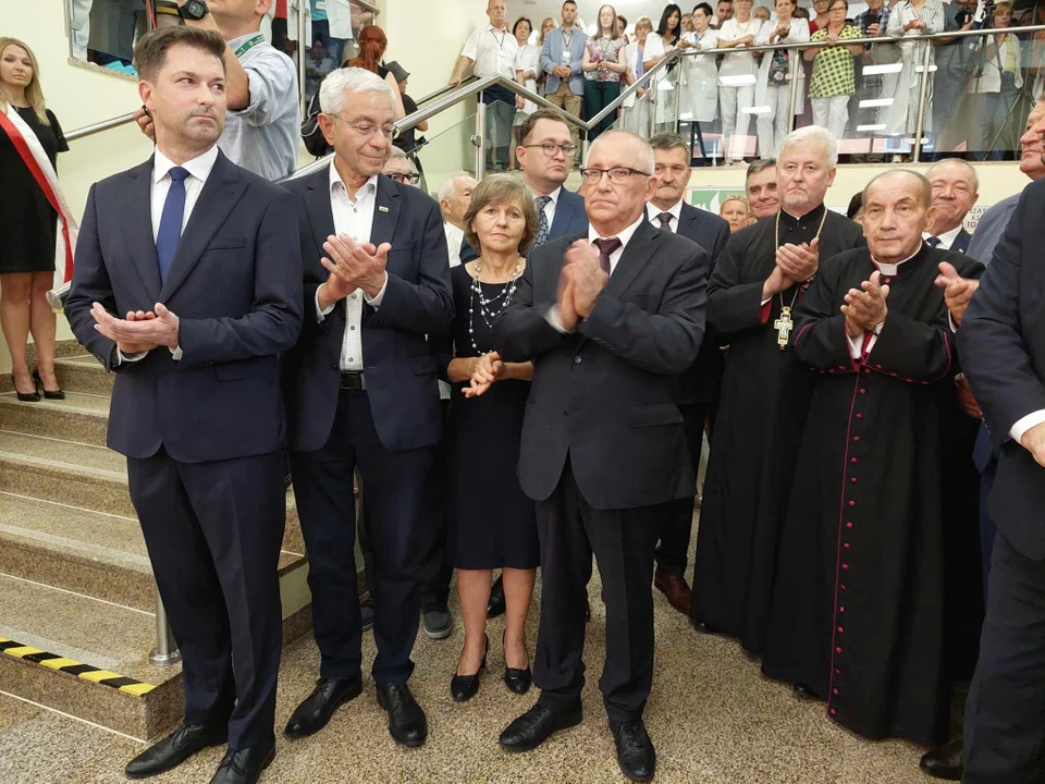 Tablica odsłonięta. Upamiętnili wybitną onkolog [ZDJĘCIA CZ. 2] - Zdjęcie główne