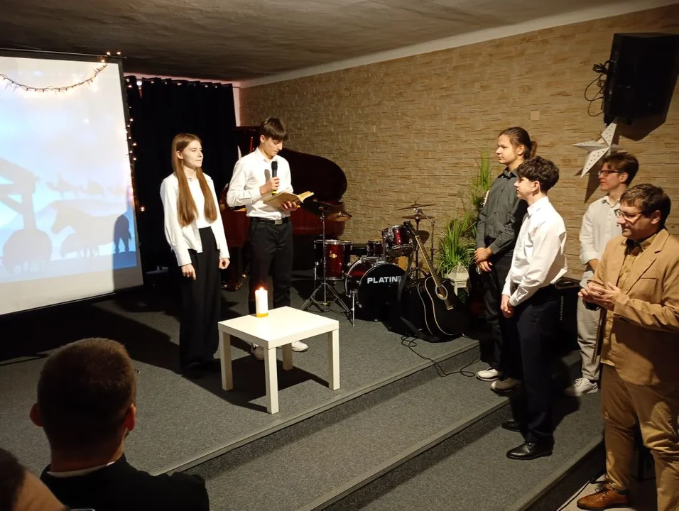 Kolędowanie w II LO