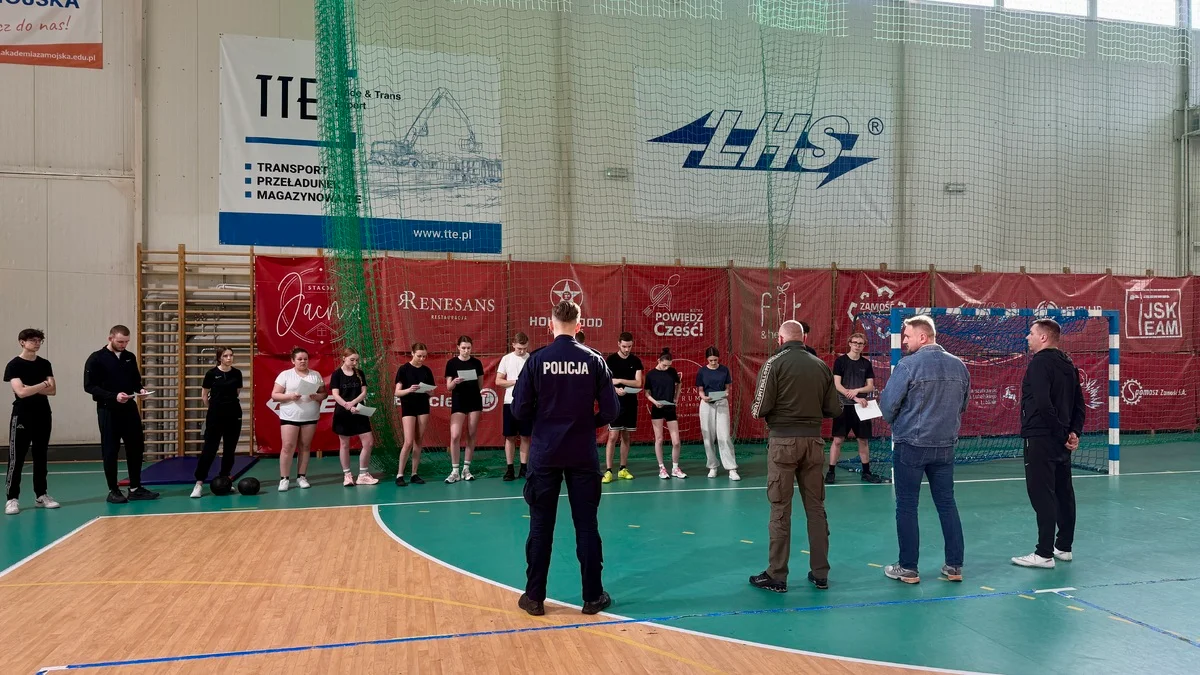 Lublin: Skrócona droga do służby w policji. Ponad 90 uczniów przystąpiło do testu sprawnościowego