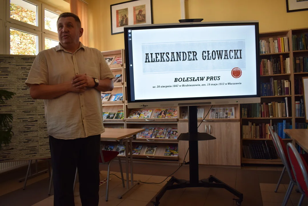 Wystawa o Prusie w bibliotece w Lubartowie