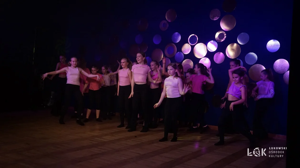 Koncert taneczny „Witajcie w naszej bajce” w wykonaniu ŁOK Dance Factory