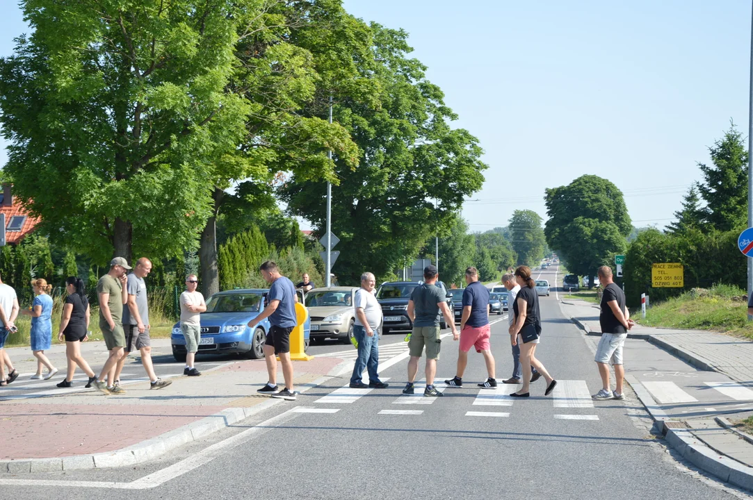 Poniedziałkowa akcja protestacyjna producentów malin w Opolu Lubelskim