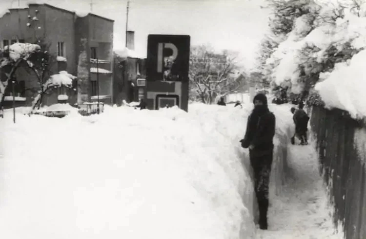 Słynna zima stulecia w 1979 roku. Pogodowy kataklizm  sparaliżował kraj do wiosny [ZDJĘCIA] - Zdjęcie główne