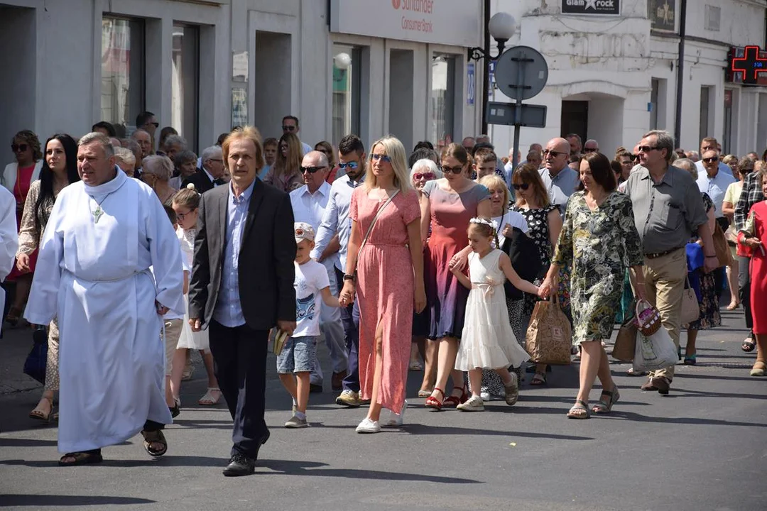 Biała Podlaska: Procesja Bożego Ciała na placu Wolności