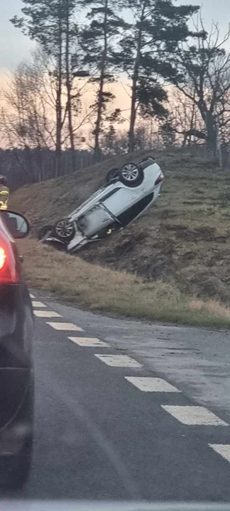 Podróż zakończył na dachu... - Zdjęcie główne