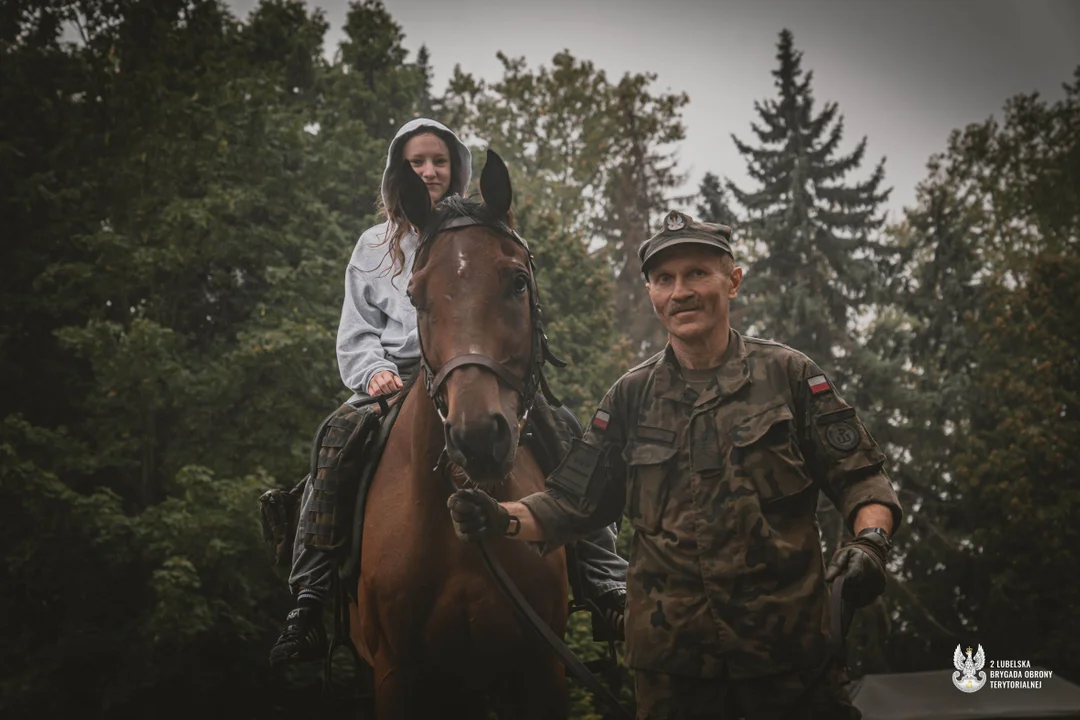 Wojskowe rzemiosło, pokazy K-9 i atrakcje dla mieszkańców. III Rodzinny Piknik u lubelskich terytorialsów