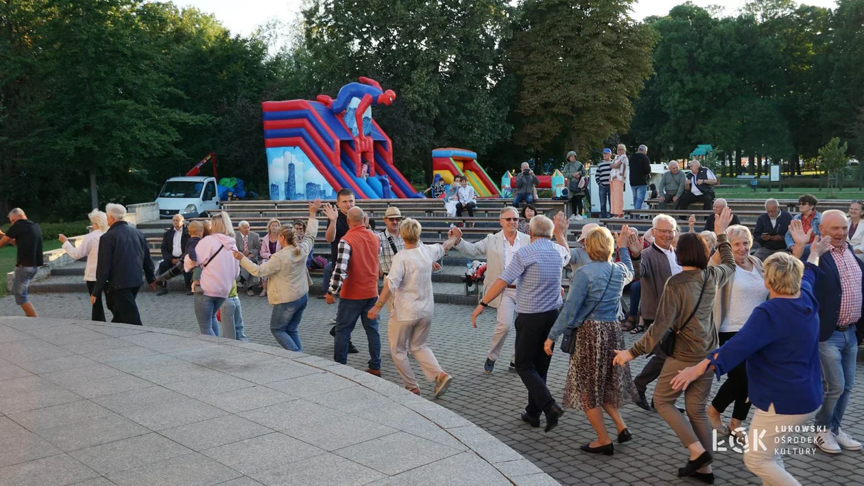 Letnia potańcówka w samym środku Łukowa