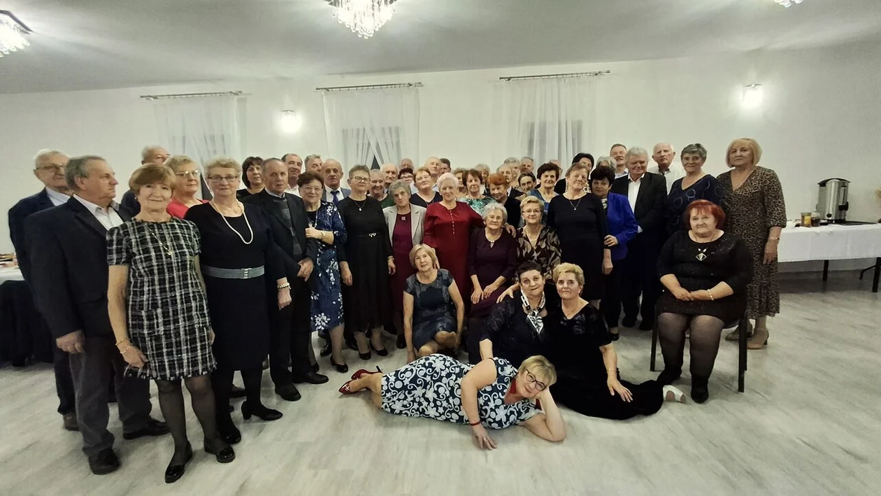 BAL SENIORÓW WÓLKA CIECHOMSKA 23-11-2024R ZDJ. J.KRYCZKA CZ.1