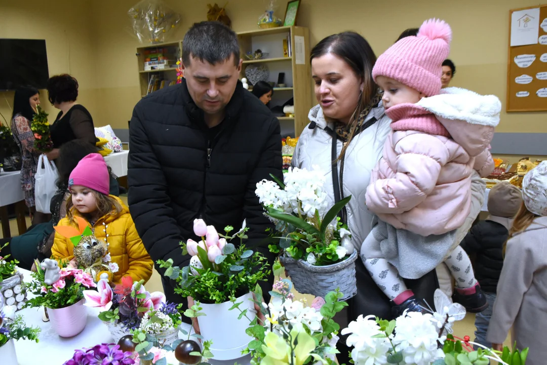 Piękne ozdoby wielkanocne na kiermaszu w Anielinie