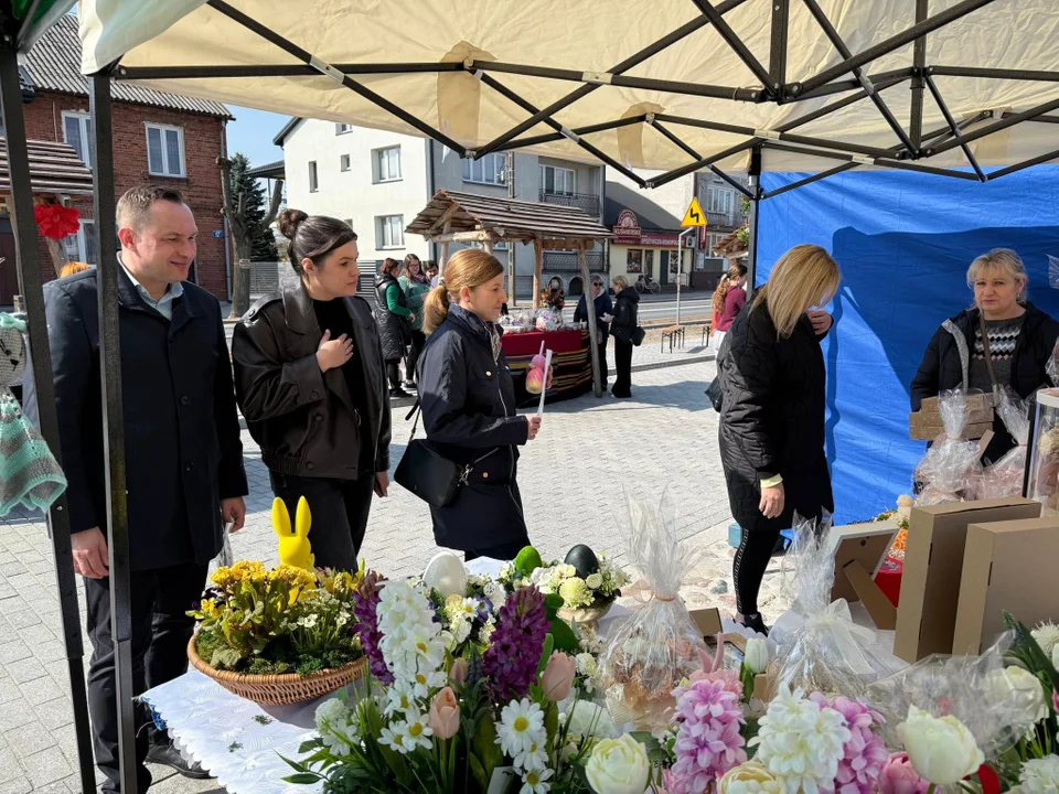 Świąteczna atmosfera i lokalne smaki. Jarmark Wielkanocny przyciągnął mieszkańców
