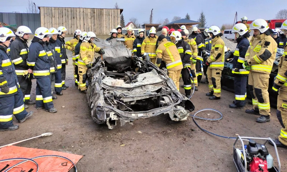 Aż 129 strażaków ratowników na miejscu (foto) - Zdjęcie główne