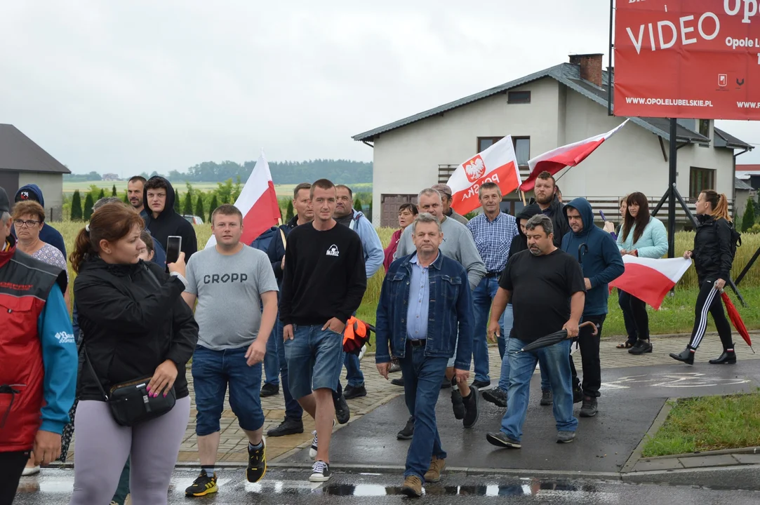 Protest producentów malin w Opolu Lubelskim. Dzień drugi