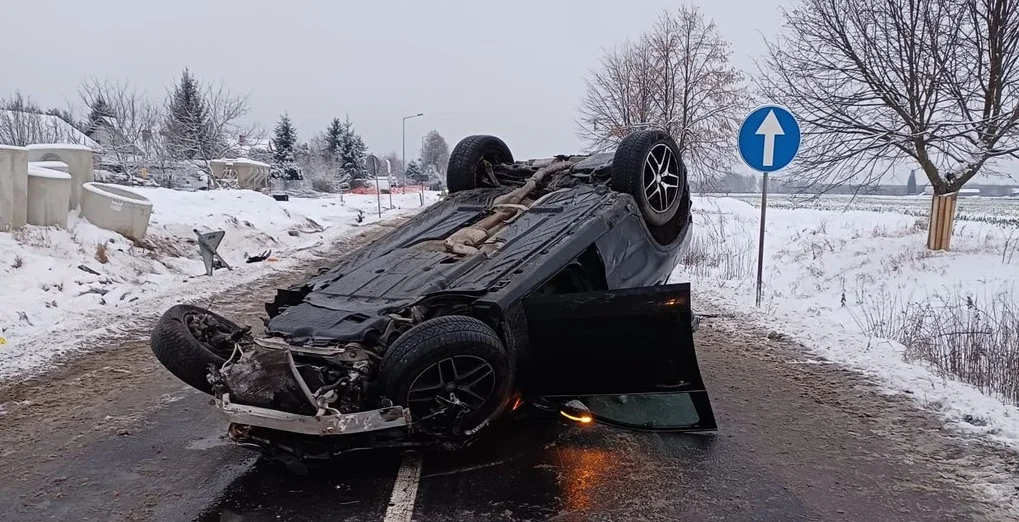 Nietrzeźwy kierowca dachował. Prawie 1,5 promila - Zdjęcie główne