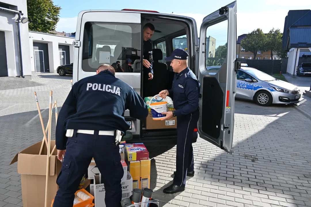 Opole Lubelskie: Policja z pomocą dla powodzian