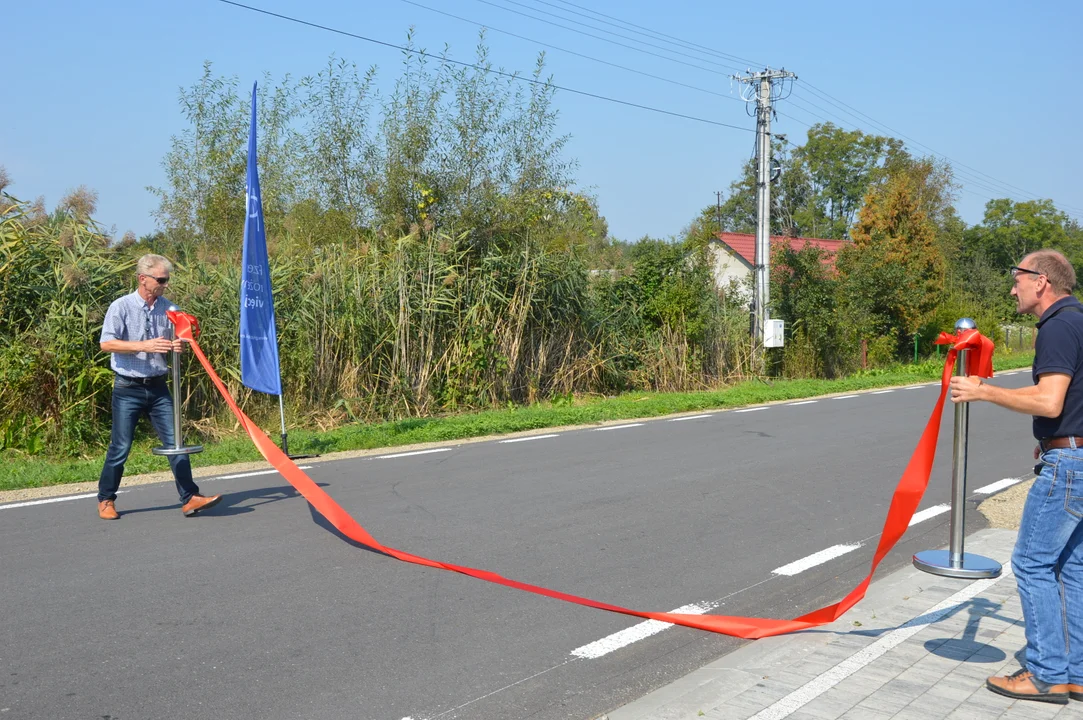 Otwarcie trzech zmodernizowanych dróg powiatowych