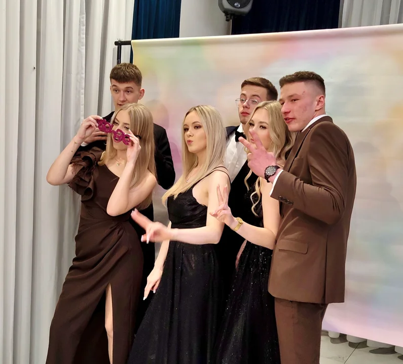 Świetna muzyka i pełen parkiet! Studniówka Rolnika (zdjęcia cz.3) - Zdjęcie główne