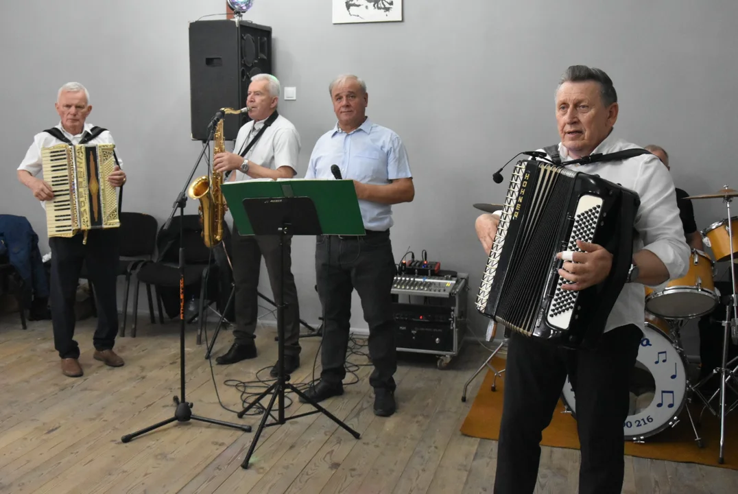 Mieszkańcy Wysokiego sami odnowili remizę i ruszyli do tańca! [ZDJĘCIA] - Zdjęcie główne