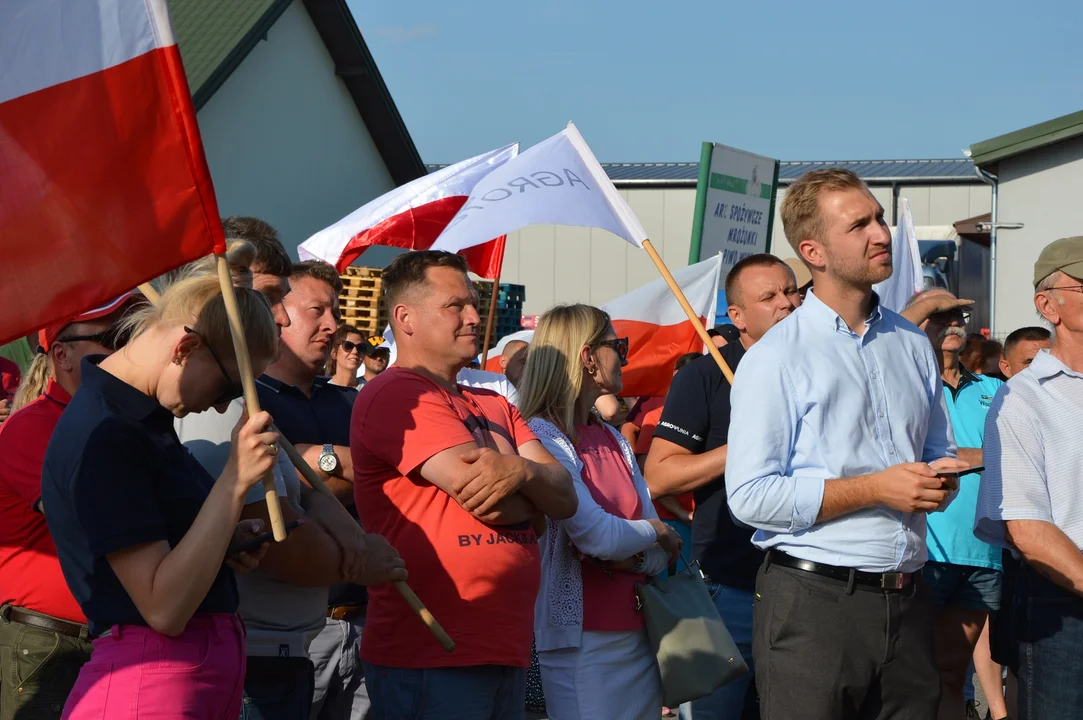 Protest producentów malin w Opolu Lubelskim