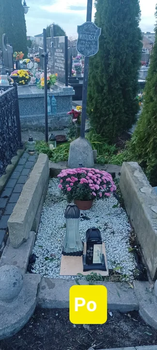 Posprzątali zaniedbane groby na łukowskim cmentarzu