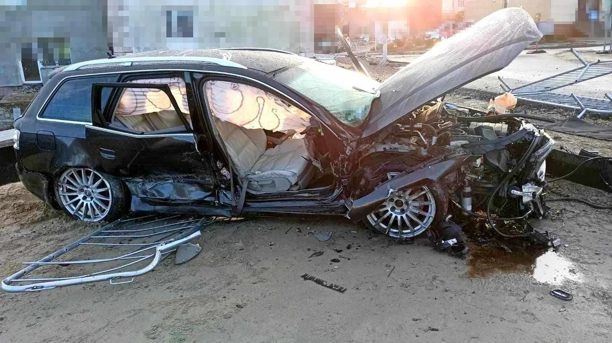Samochód z nastolatkami uderzył w betonowy murek. 19-latek z pow. lubelskiego zatrzymany