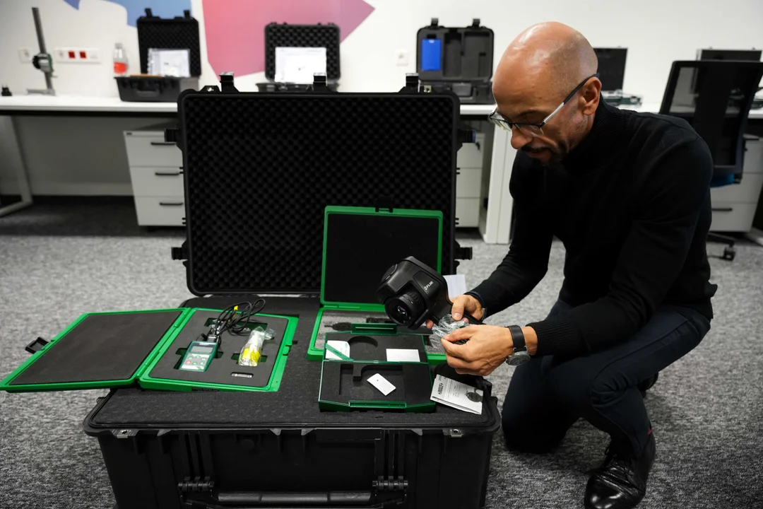 "Metrologia w szkołach ponadpodstawowych po prostu leży". Politechnika Lubelska rusza z mobilnymi laboratoriami - Zdjęcie główne