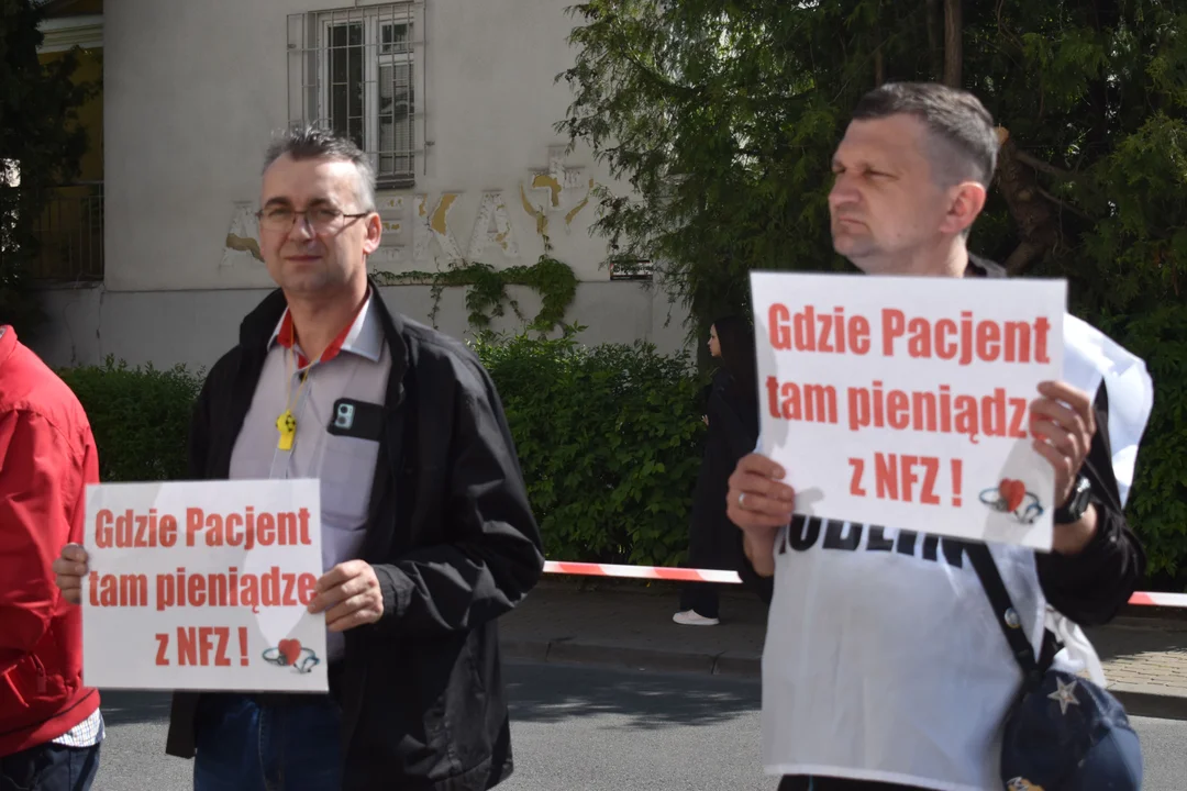 Manifestacja pracowników największego szpitala na Lubelszczyźnie