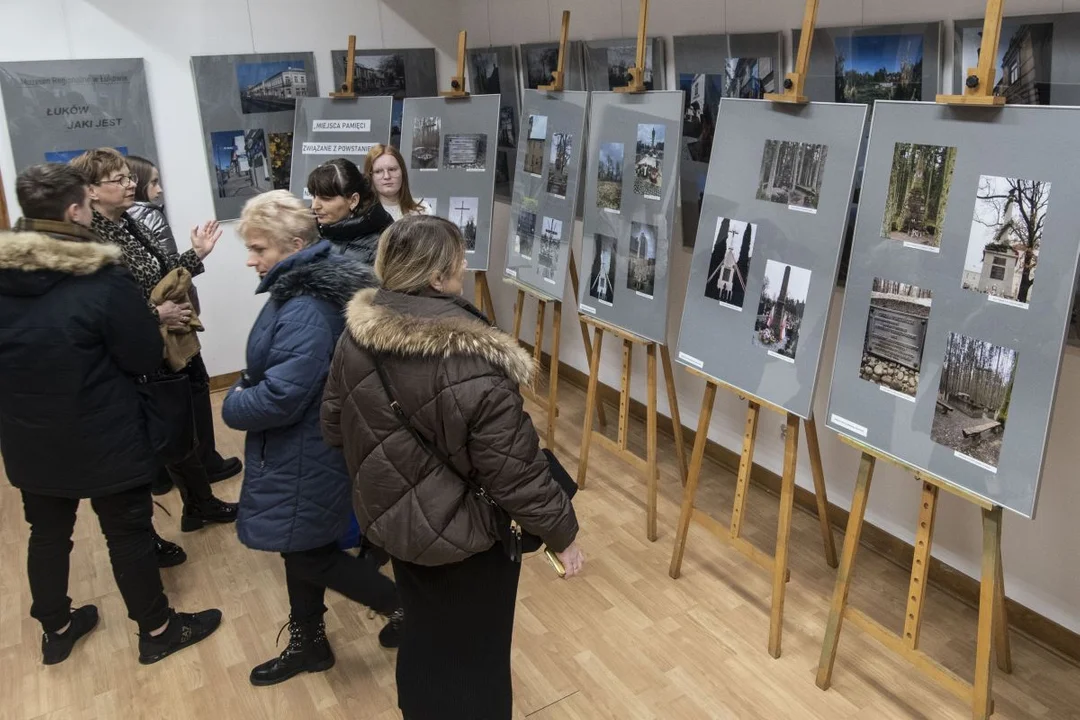 Podsumowanie konkursu fotograficznego ,,Miejsca pamięci związane z Powstaniem Styczniowym na Ziemi Łukowskiej”