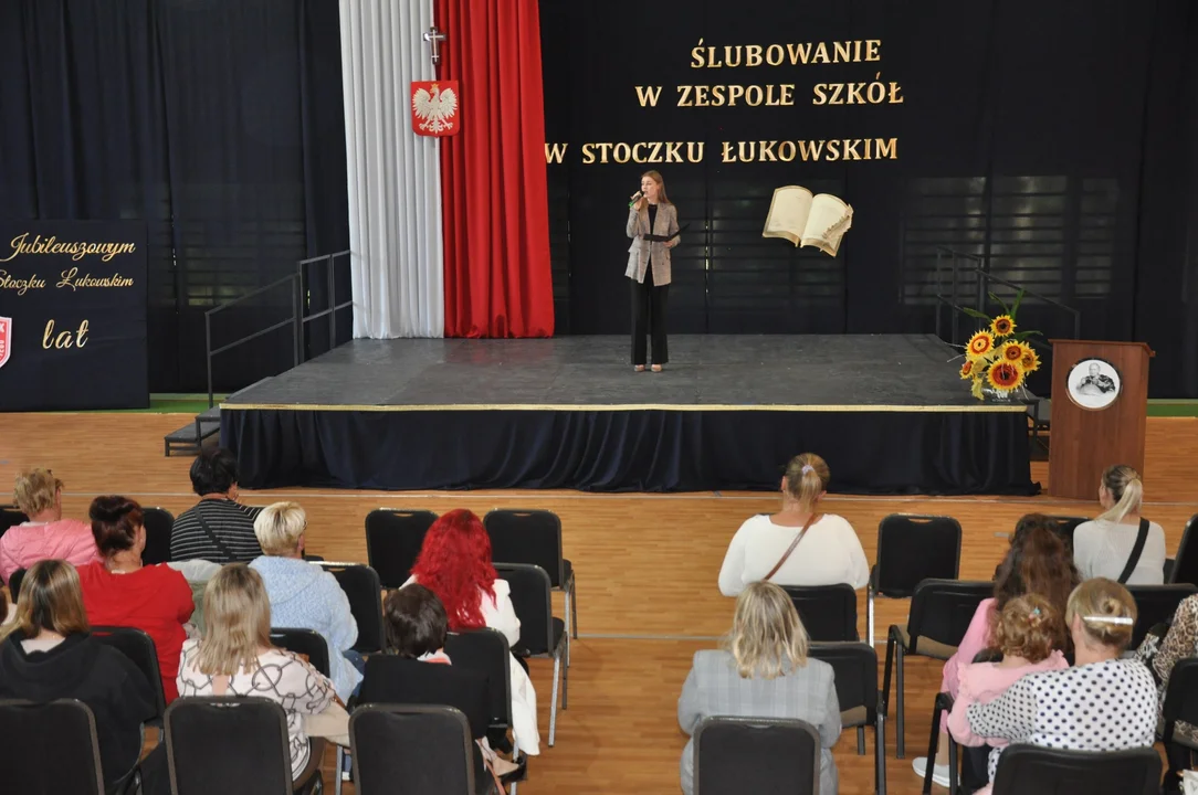 Ślubowanie klas pierwszych w Zespole Szkół w Stoczku Łukowskim