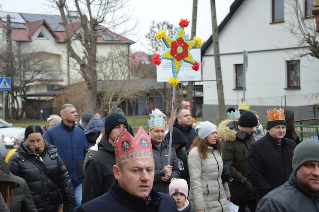 Orszak Trzech Króli przeszedł ulicami Chodla