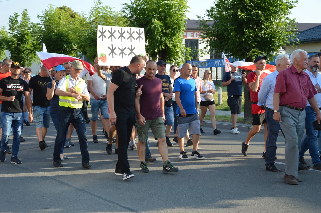 Protest producentów malin w Opolu Lubelskim