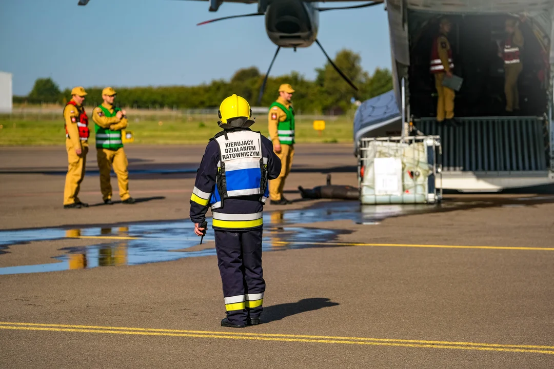 Samolot miał awaryjnie wylądować na lubelskim lotnisku. Na miejscu były służby